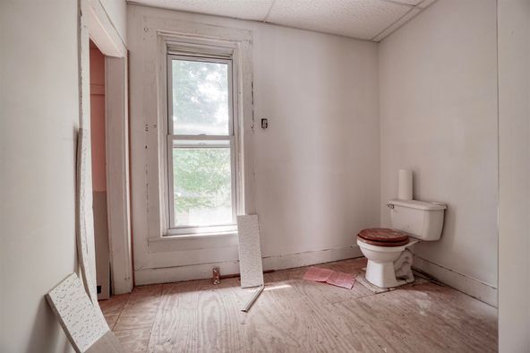 131 N 8th St, Decatur, IN 46733